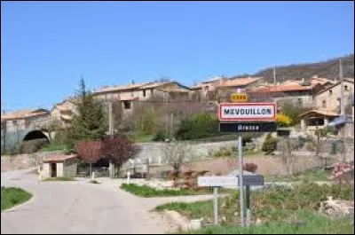 Commune en Drôme provençale, Mévouillon se situe en région ...