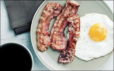 Souvent été utilisé en médecine pour lutter contre l’épilepsie, ce régime se base sur une alimentation "hypo-glucidique" : il fait fureur dans le milieu du fitness. C'est le régime ...