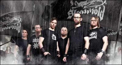 Complétez : 
"Okkar þannig... bíður, 
Baldur hafri Þórs upp ríður."