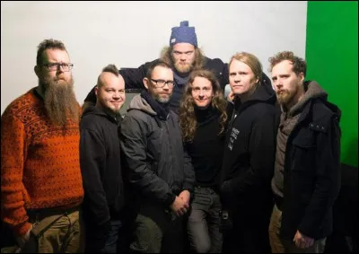 Complétez : 
"Sannað sig núna hefur hann, 
Hetja og..."