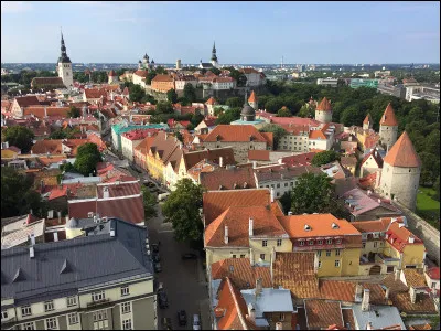 Ville des pays baltes, capitale de l'Estonie :