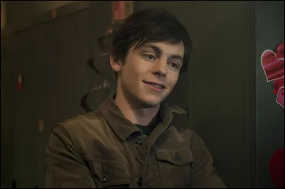 Quel est le personnage joué par Ross Lynch ?