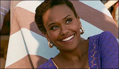 Comment s'appelle la femme qui donne des conseils à Rebecca sur le traitement des cheveux de Randall, dans l'épisode de la piscine de la saison 1 ?