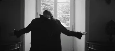 Du clip de quelle chanson cette image est-elle tirée ?