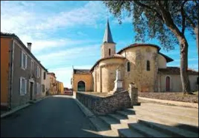 Nous terminons notre balade en Nouvelle-Aquitaine, devant l'église Saint-Jean-Baptiste de Vielle-Tursan. Village dans le vignoble de Tursan, il se situe dans le département ...