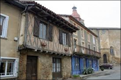 Nous commençons notre première balade du week-end à Aignan. Commune occitane, dans l'arrondissement de Mirande, elle se situe dans le département ...