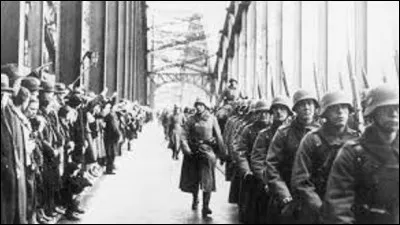 07 mars 1936 : 
Prenant prétexte de la ratification, le 27 février, du traité d'assistance mutuelle signé en mai 1935 par la France et l'URSS, quelle région du Rhin le führer fait-il traverser à trois bataillons de la Wehrmacht, qui rentrent dans la plupart des villes de ce lieu ?