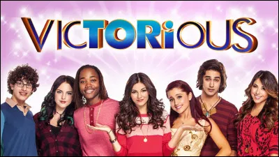 Pendant combien d'années a-t-elle joué le rôle de Cat Valentine dans la série "Victorious" ?