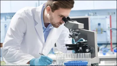 À quelle personne appartient cette équation : a2 + b2 = c2