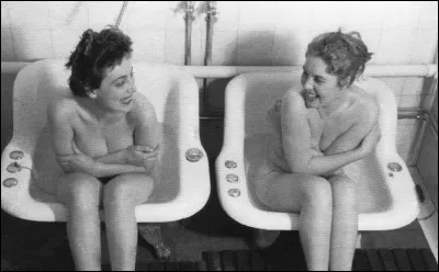 Quel est le nom de la technique para-médicale consistant à tremper uniquement son arrière-train dans un bain deau ?