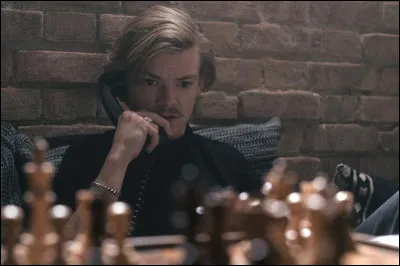 Quel est le personnage joué par Thomas Brodie-Sangster ?