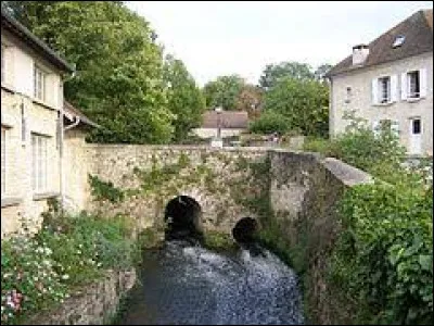 Commune francilienne, dans la Grande Couronne, Rennemoulin se situe dans le département ...
