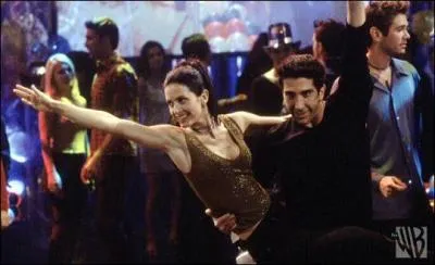 Comment s'appelle le chat qu'ont eu Ross et Monica quand ils taient petits ?