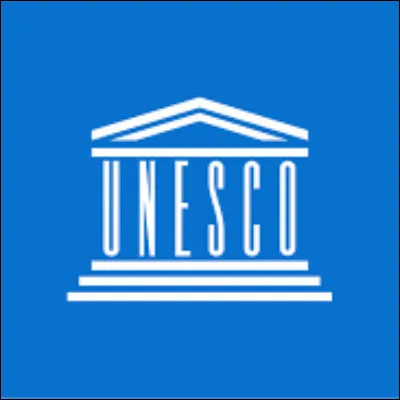 Quel bien d�Arc-et-Senans, dans le d&eacute;partement du Doubs, est inscrit au Patrimoine mondial de l�UNESCO ?