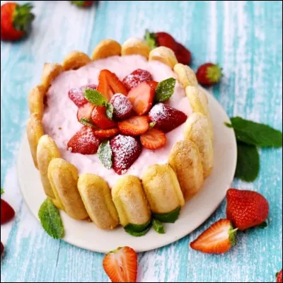 Quel dessert, g&eacute;n&eacute;ralement cylindrique et fourr&eacute; aux fruits, doit son nom &agrave; une reine ?