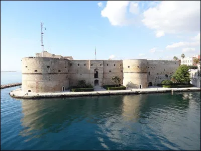 "Tarentule" > Le nom de cette araignée pernicieuse aurait-elle un rapport avec la ville de Tarente, en Italie ?