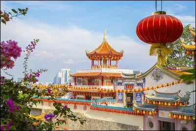 De plus en plus loin : La ville de "Cì Tóng" (Quanzhou ou Canton), par le biais de l'arabe "zaytun", a donné le mot ...