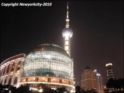 Quelle est la ville la plus peupl&eacute;e de la r&eacute;publique populaire de Chine avec 28 000 000 d'habitants ?