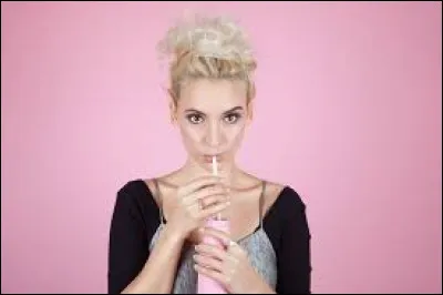 Combien a-t-elle d'abonnés YouTube en décembre 2020 ?