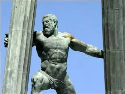 Quel demi-dieu est le fils d'Alcmène ?