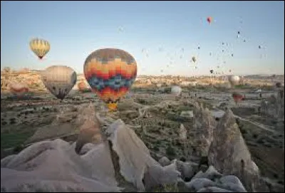 Cappadoce est une région semi-aride du centre de la/ :