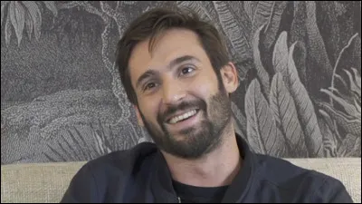 Il est en couple avec Florence.