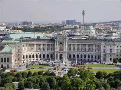 Grande ville d'Europe centrale, capitale de l'Autriche :