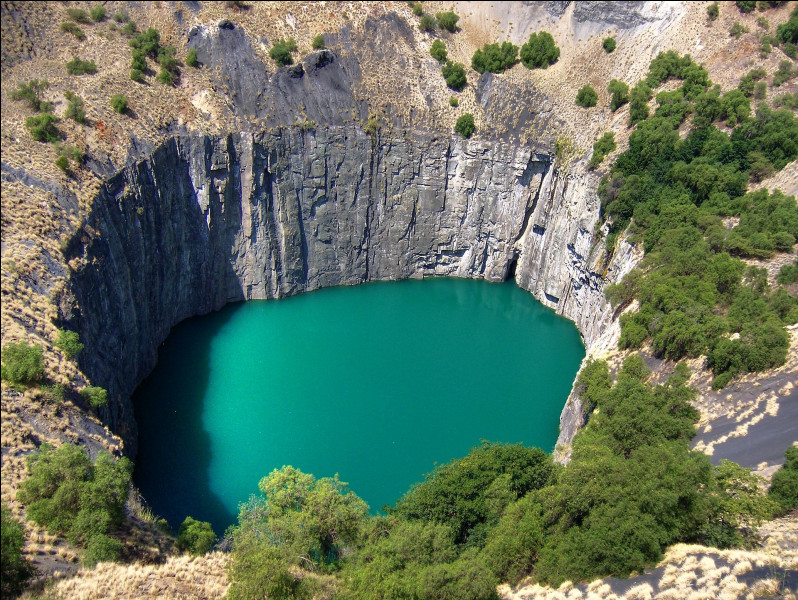 Qu'est-ce qu'on pouvait extraire de la mine "Big Hole" ?