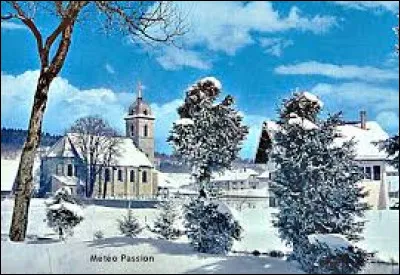 Si vous aimez le froid, direction Mouthe. Surnommée la Petite Sibérie française, cette commune frontalière de la Suisse se situe dans le département ...