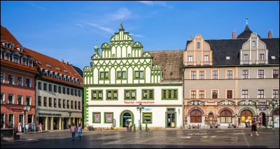Ville allemande de 65 000 habitants, située en Thuringe :