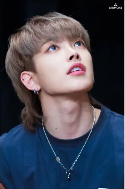 Quel âge a HongJoong en février 2021 ?