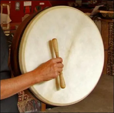 Le bodhrán est un instrument de percussion utilisé dans quelle musique ?