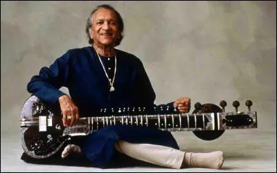 Quel est le nom de ce célèbre joueur de sitar ?