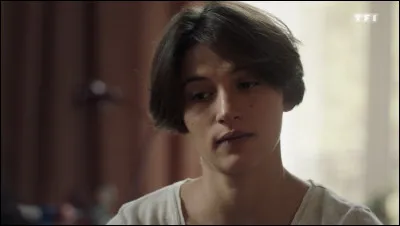 De qui Noémie est-elle proche ?