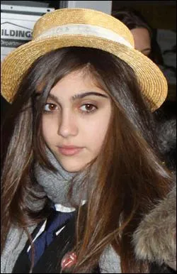 Qui est cette jeune fille ?