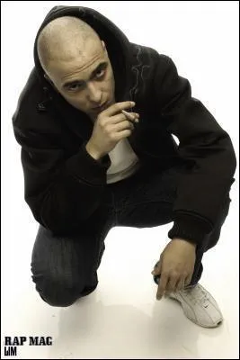 Mo'vez Lang est le groupe de Lim, ce groupe est compos de :