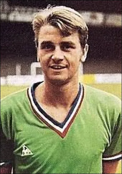 Qui était le sélectionneur des Bleus ?