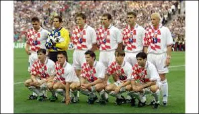 Quelle équipe, jouant sa première Coupe du monde, termina à la 3e place ?