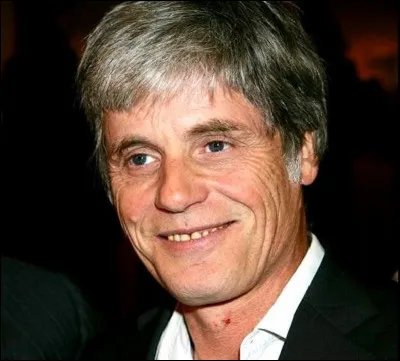 Qui est cet acteur qui joue le rôle de Philippe dans le film réalisé par Bernard Paul ''Beau Masque'' ?