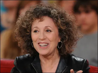 Qui est cette journaliste, animatrice de l'émission ''Bas les masques'' diffusée de 1992 à1996 sur France 2 ?