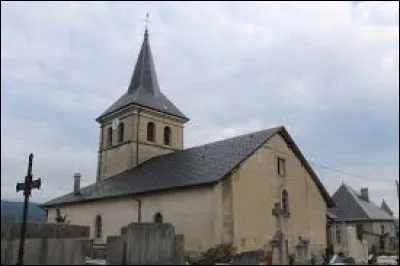 Voici l'église Saint-Martin de Corcelles. Commune d'Auvergne-Rhône-Alpes, dans l'arrondissement de Nantua, elle se situe dans le département ...