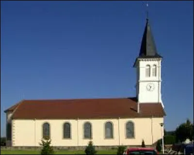 Nous sommes dans le Grand-Est, devant l'église Saint-Médard de Dounoux. Village de l'agglomération Spinalienne, il se situe dans le département ...