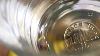 Quand j'étais petit, j'aimais bien dire mon faux âge au fond de ce (.....).