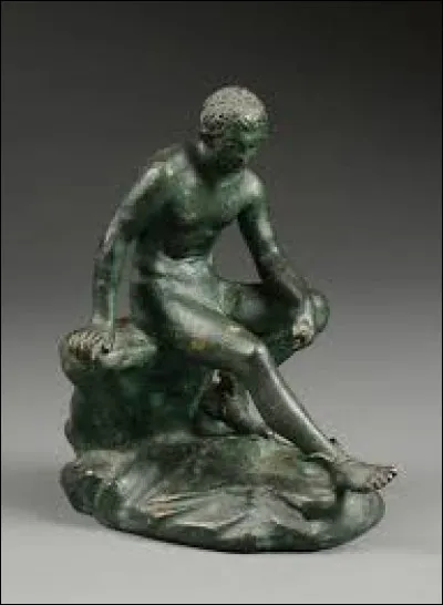 Quel dieu est représenté sur cette statue ?