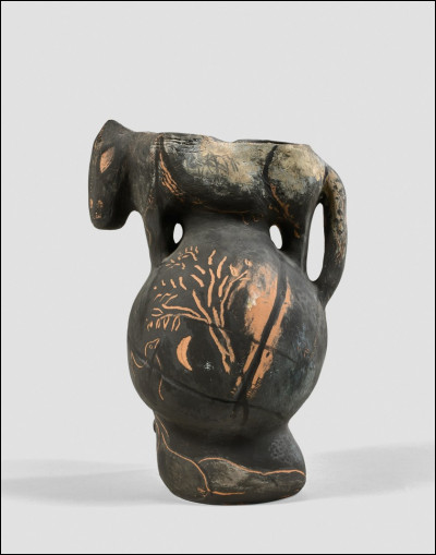 Quel peintre s'est essayé à la poterie et a créé "Les Amoureux et la bête" ?