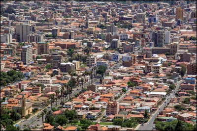 Cochabamba, 800 000 habitants, est une ville d'...