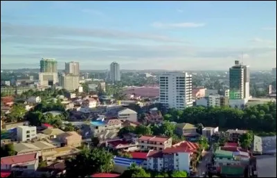 Davao, 1,8 million d'habitants, est une ville d'...