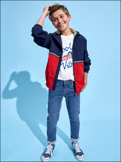 Quelle chanteuse avait fait sensation dans une piscine gr&acirc;ce &agrave; son titre ''Boys'' ?