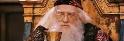 Voici un personnage bien aimable et très puissant, je parle bien sûr de Dumbledore. Quels acteurs l'ont incarné ?