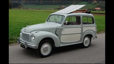 1953 > Celle-ci est dite "Belvedere" et c'est une déclinaison d'un modèle mondialement connu ! Lequel ?